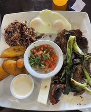 Cristina's Salvadorean Food image 9