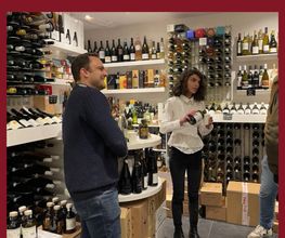 Ronny pendant une dégustation au magasin