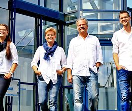 GLASBAU-BREHM ist ein Familienbetrieb seit über 125 Jahren. Glasduschen, Glasschiebetüren und Glastüren sind unsere Passion.
