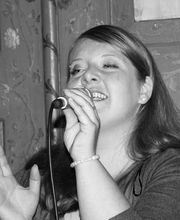 Freie Rednerin und Hochzeitssängerin Simone Kujawa Bild 3