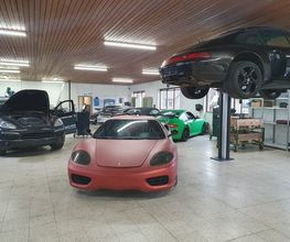 Die ENVER UG ist eine motorsportorientierte Porsche Werkstatt am Nürburgring und bietet professionelle technische Betreuung für leistungsstarke Sportwagen. Präzision, Erfahrung und Performance-Fokus prägen den Werkstattservice.