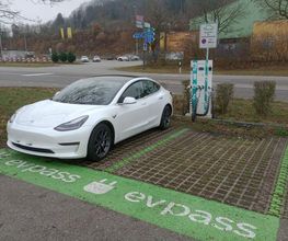 Shell Recharge Charging Station Bild 1