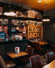 Cue Café Restaurant & Lounge Bar Bild 2