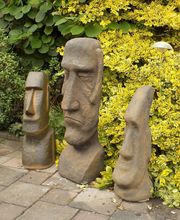 Moai Skulpturen, Nachbildungen der Osterinsel Skulpturen