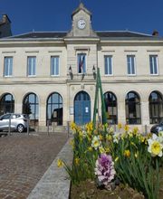 Mairie - Nanteuil-le-Haudouin image 1