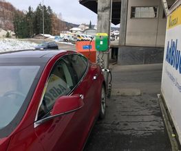 E-Ladestation in Melchnau;
1 x Typ 1, max. 11kW
1 x Typ 2, max. 11kW