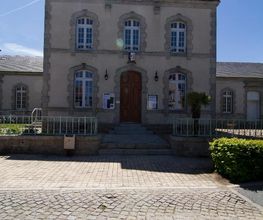 Mairie - Ajain image 2