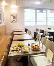 B&B HOTEL Paris Le Bourget image 8