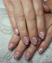 Kosmetik & Nails Bild 4