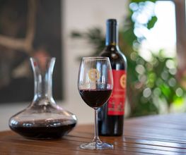 Ciausoiu Vinothek Bild 2