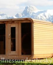 Sauna Luna aus kanadischer Red Cedar, die Sauna aus Cube abgerundet ist die alternative zum Saunafass und die edle Gartensauna für den Aussenbereich. Die Outdoorsauna können Sie vor dem Kaufen besichtigen und in der Ausstellung mit einer Fasssauna oder