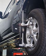 GARAGE LEZARD PNEUS image 18