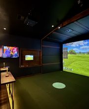 Stingers Lounge - Restaurant, Bar & Golf Simulators image 3