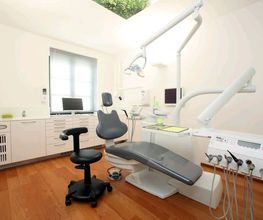 Dr. Adrian Hartmann Bild 6
