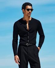 From crewnecks, cardigans, turtlenecks & V-necks to polos, T-shirts, and more, find the perfect complement to any look