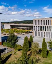 "Toskana-Landschaft", Bibliothek und Mensa