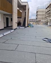 Professionelle Tiefgaragenabdichtung vom Dachdeckermeister in der Region Neuwied und Mayen-Koblenz. Fachgerechte Flachdach- und Garagendachabdichtungen sorgen für dauerhaften Schutz vor Feuchtigkeit, Durchdringung und Bauschäden – ideal für Neubau und Sanierung von Tiefgaragen.