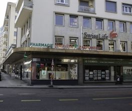 extérieur-de-la-pharmacie-amavita-place-claparède