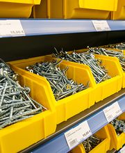 Mischen, wiegen und zu Kilopreisen bezahlen. Die Kleineisenauswahl ist groß.