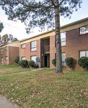 Greenbriar Apartments image 4