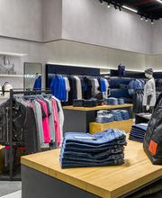 Calvin Klein Jeans immagine 3