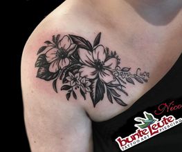 Bunte Leute Tattoo & Piercing Bild 16