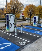 bp pulse Charging Station image 6