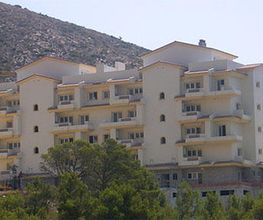 737757-oasisbeach.jpg