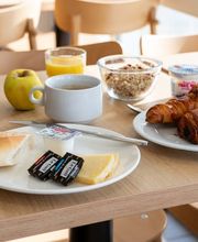 B&B HOTEL Calais Terminal Cité de l'Europe 2 étoiles image 3