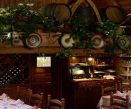 meson-casa-benito-restaurante-mesas-02.jpg