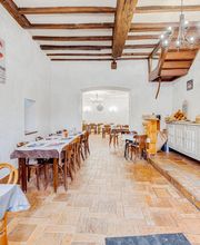 La Chaumiere Willy's Bar image 4