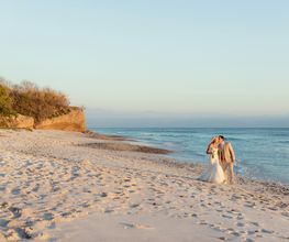 Sie möchten am Strand heiraten...
Wir sind für Ihre Fragen da,-Rufen Sie uns an.