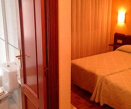 hostal-restaurante-machain-habitacion-02.jpg