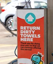 Suds Deluxe Car Wash image 2