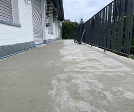 Balkon vorher.JPG