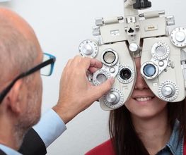 DIE BRILLE Bild 1