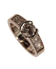 Comoy Jan Charles image 2