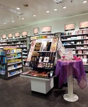 innenraum-amavita-apotheke-sunnemärt