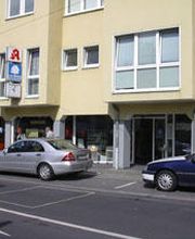 Aussenansicht der Nussbaum-Apotheke