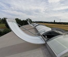Wartung pneumatischer RWA-Anlagen mit Lichtbandklappen