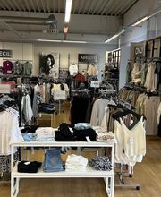 AWG Mode Center Gröbenzell Bild 4