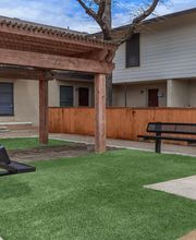 Wilshire Apartments image 6