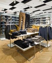 MANOR Sierre Bild 20