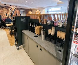 Junge Die Bäckerei. Bild 10