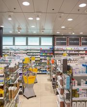 interieur-de-la-pharmacie-sun-store-montagny