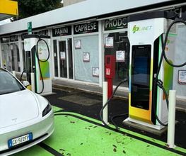 IPLANET Ricarica in sicurezza in modalità ultra fast per tutti i veicoli elettrici.