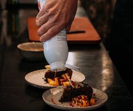 Cue Café Restaurant & Lounge Bar Bild 9