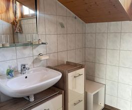 Badezimmer incl. Dusche Ferienwohnung oben