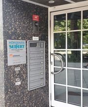 Eingang Hörgeräte Seifert Kinder-Hörzentrum