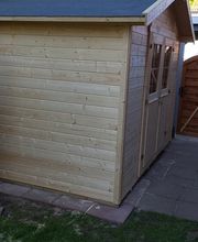 Montage Holz-Gartenhaus